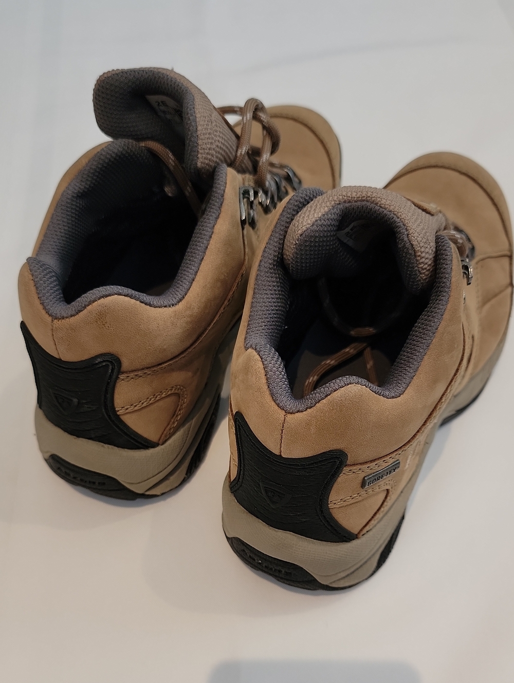 New Balance Women's Tan 977  Hiking Boots Sz: 6.5 - Picture 3 of 6